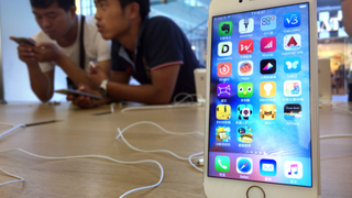 How to Tell If Your iPhone Battery Is Screwed and What You Can Do About It